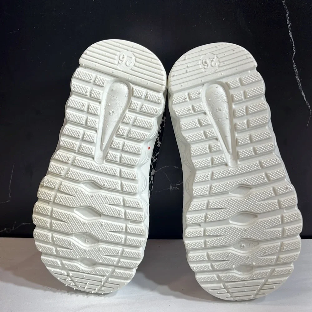 Unbranded Toddler Sneaker Black/White sz 9 - Picture 6 of 6